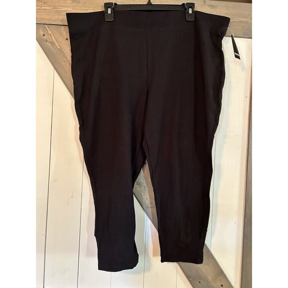 NWT Torrid Premium Black Crop Signature Twist Double Keyhole Legging Plus Size 4 - Picture 1 of 6